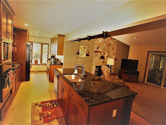 3rd image of 177 Williamsburg Dr