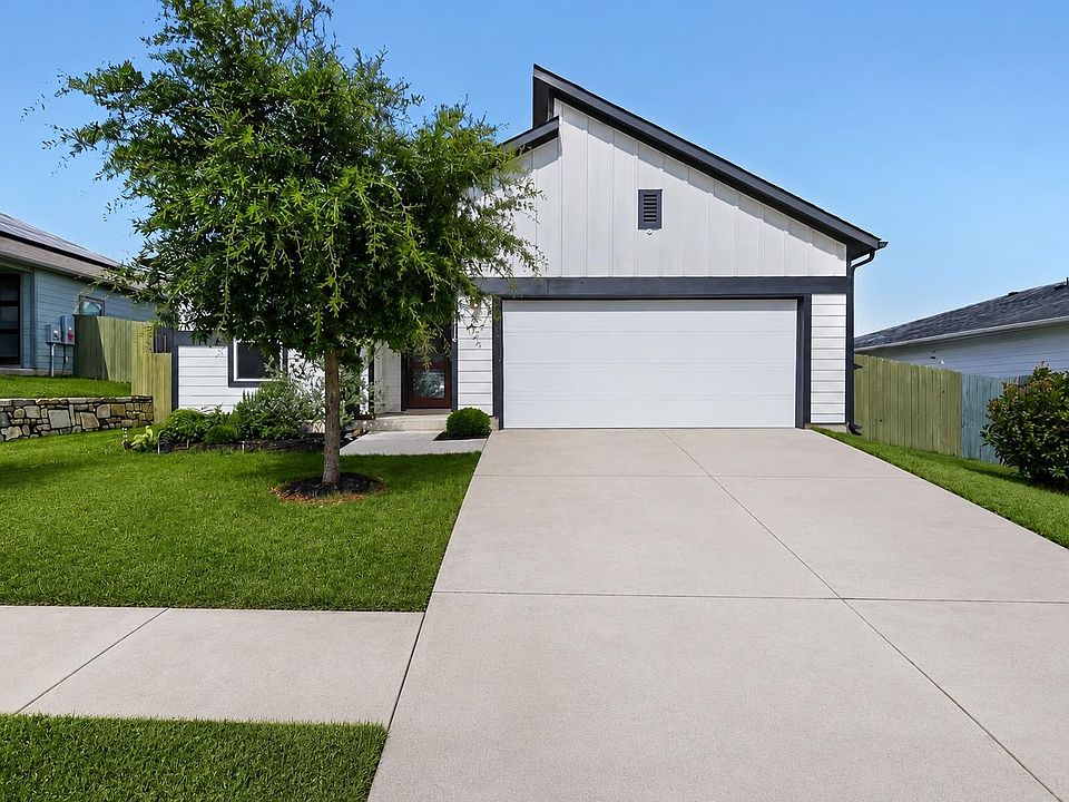 1st image of 16516 Glimmering Rd