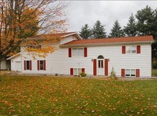 28684 Fawn River Rd, Sturgis, MI 49091