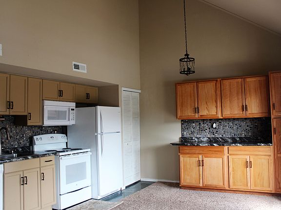 5th image of 680 Fall Creek Dr APT 9