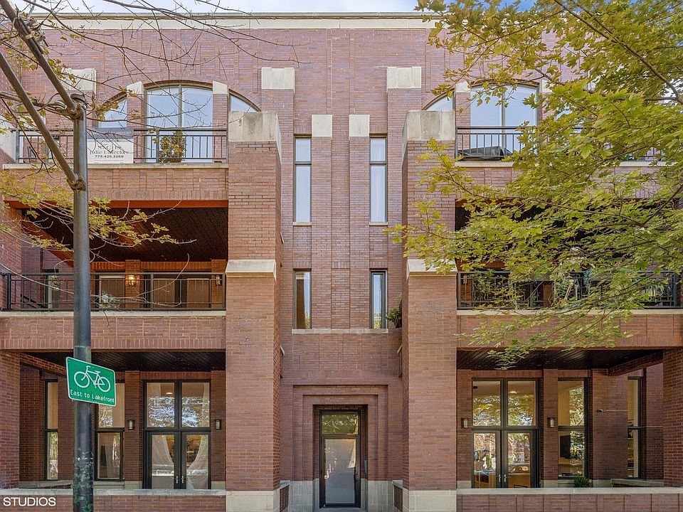 1st image of 1955 W Cortland St APT 1W