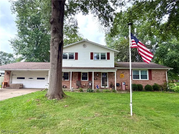 1282 Independence Cir SE, New Philadelphia, OH 44663