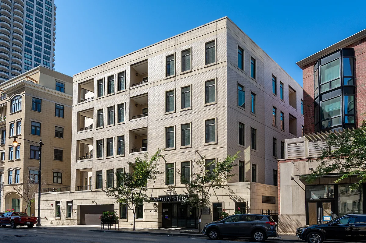 Building Photo - HIGHPOINT Lincoln Park on Clark