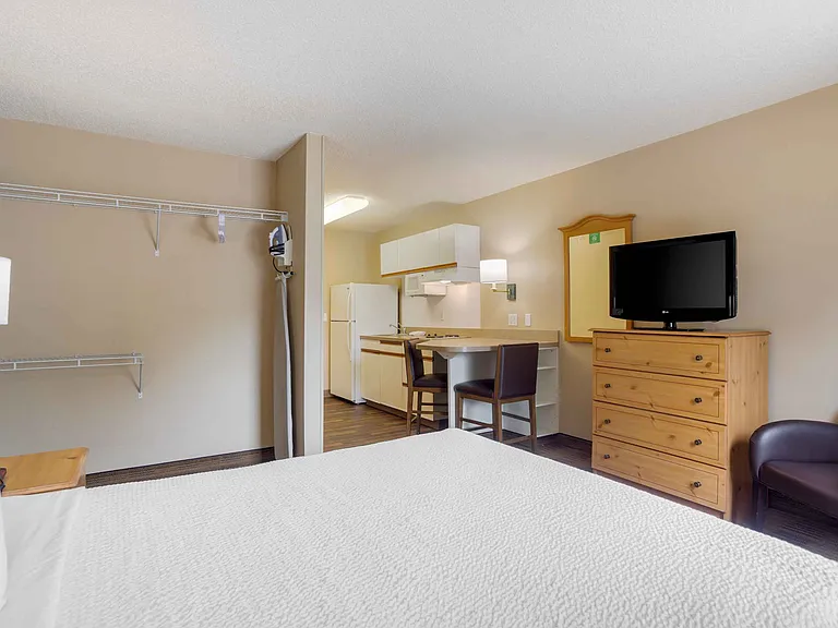 Studio Suite - 1 Queen Bed