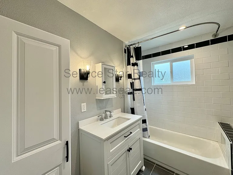 2908 E Avalon Dr — Photo 17
