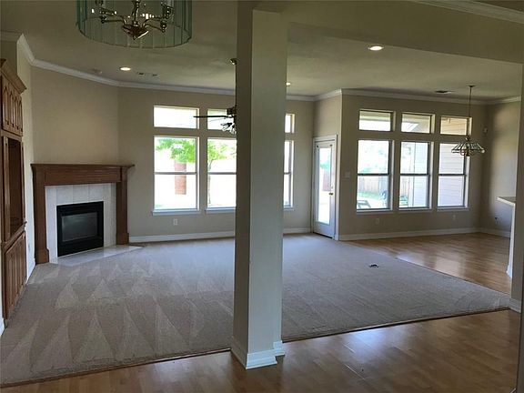2nd image of 309 Fairfield Ln