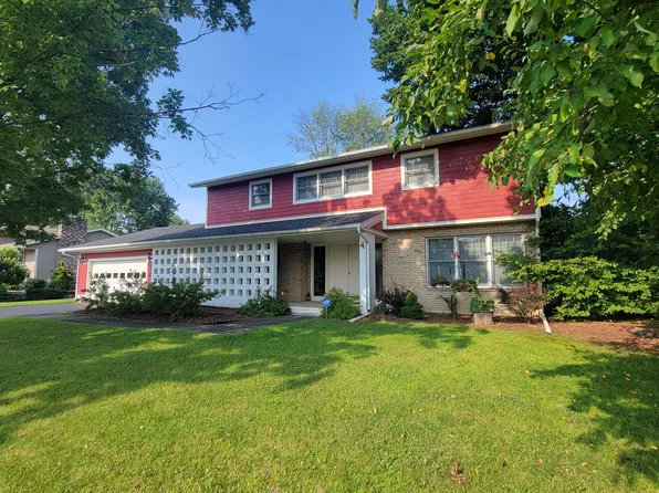 4 Pinewood Dr, Plattsburgh, NY 12901