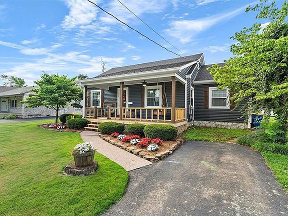 2nd image of 854 Magnolia St