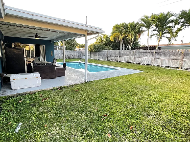1023 SW 25th Pl — Photo 36