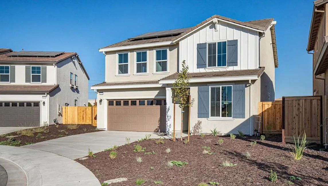 4 bed, 2381 sqft, $3,300 — Photo 1