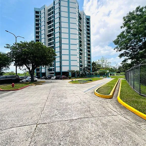 PR-848 Cond. Torres De Carolina #403 — Photo 1
