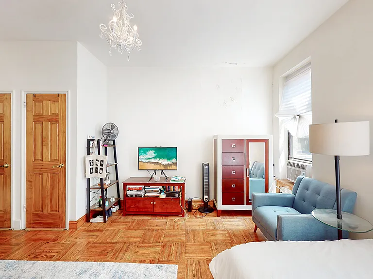 116 W 69th St #5B — Photo 7