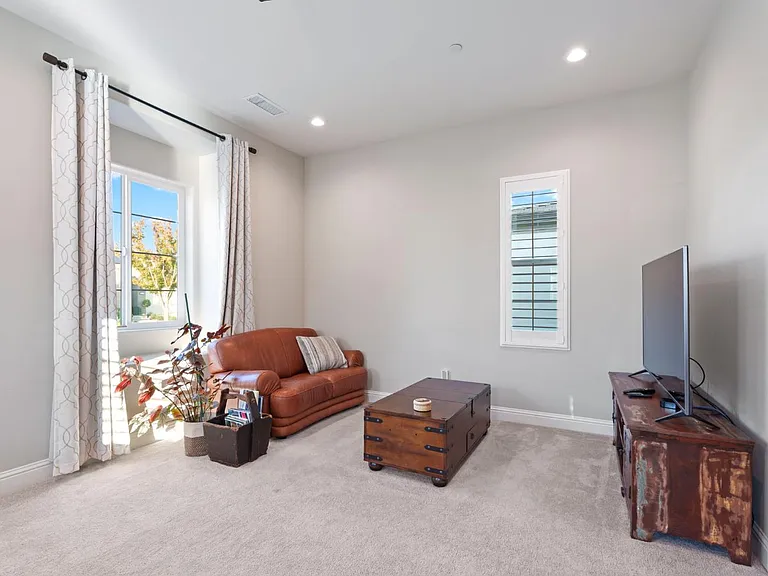 822 Overstone Ave — Photo 10