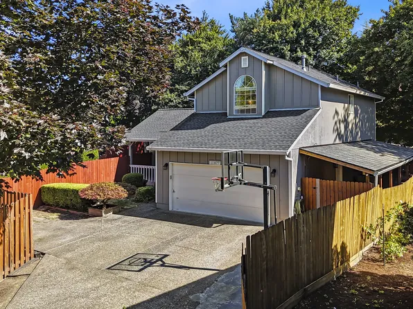 11877 SW Morning Hill Dr, Tigard, OR 97223