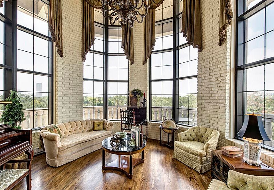 1st image of 1005 S Shepherd Dr APT 614