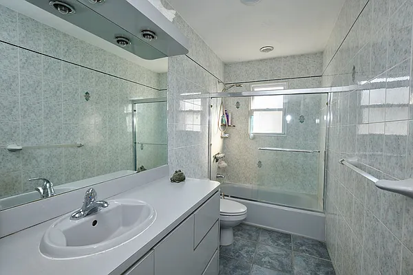 Sold by Prime Realty | media 14