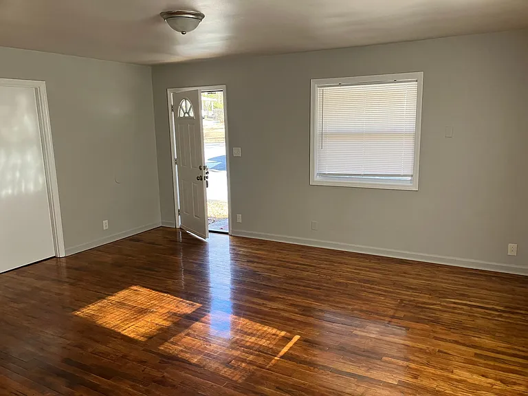 74 Maple Ln — Photo 4