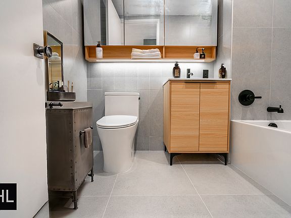 5th image of 931 Carroll St #1102