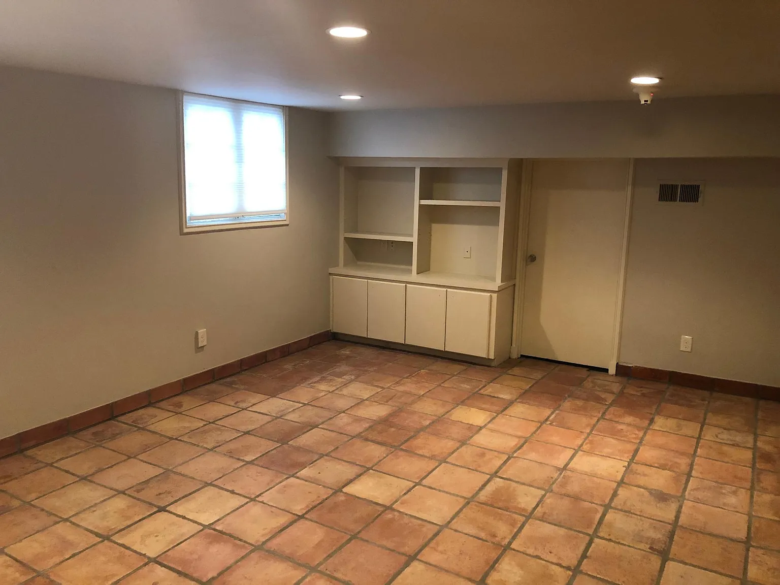 3125 S Zunis Ave — Photo 4