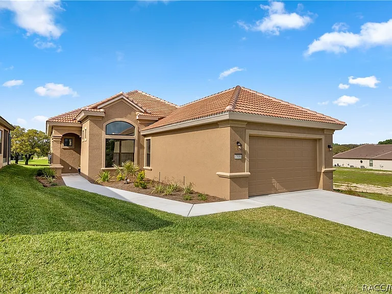1335 W Greenmeadow Path — Photo 44