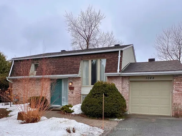 1044 Adley Rd, Ottawa, ON K1J 8B9