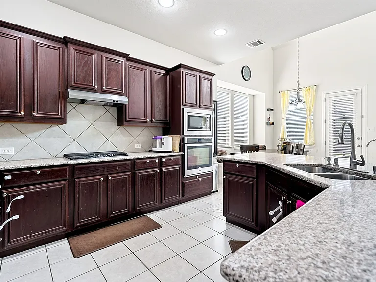 10323 Wedmore Dr — Photo 17