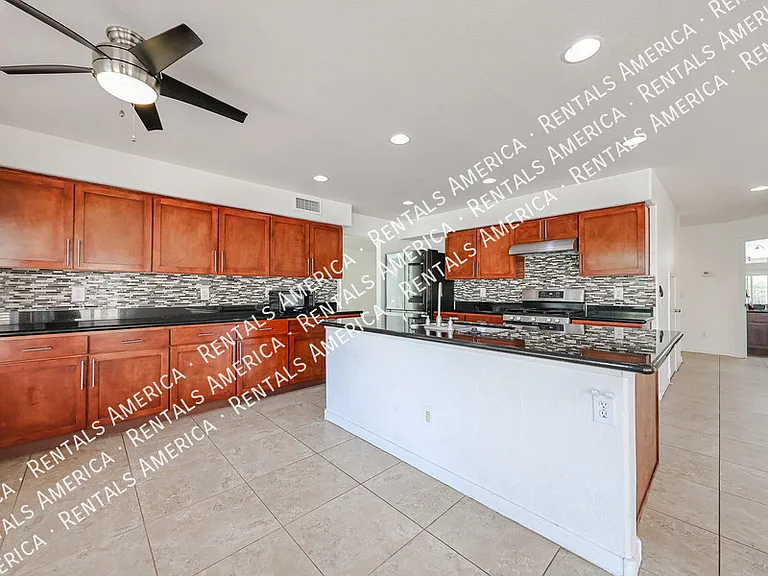 820 N Granada Dr — Photo 23