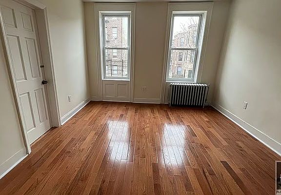 2nd image of 262 E 25th St #2