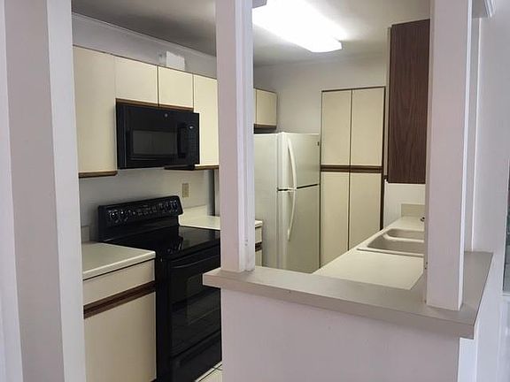 3rd image of 28303 Plantation Dr #28303
