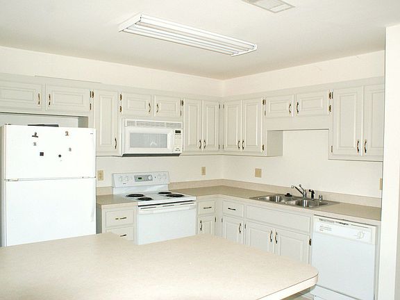 5th image of 177 River Oaks Blvd