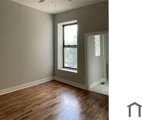 4th image of 10452 S Avenue M #2