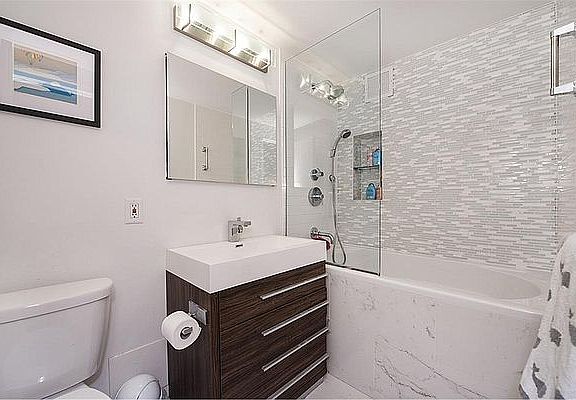 5th image of 305 2nd Ave APT 723