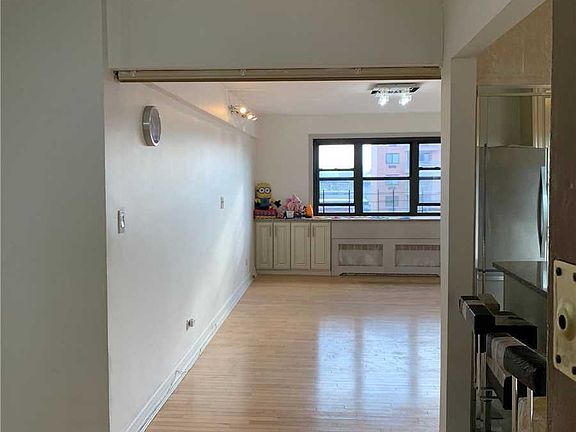 3rd image of 31-70 138th St #6G