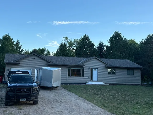 3 bed, 1.5 bath, 1344 sqft, $2,000 — Photo 1