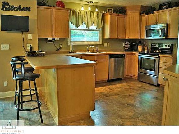4th image of 1980 Tamarisk Dr