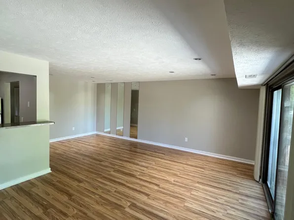 6375 Princeton Ct APT 201, Cleveland, OH 44130