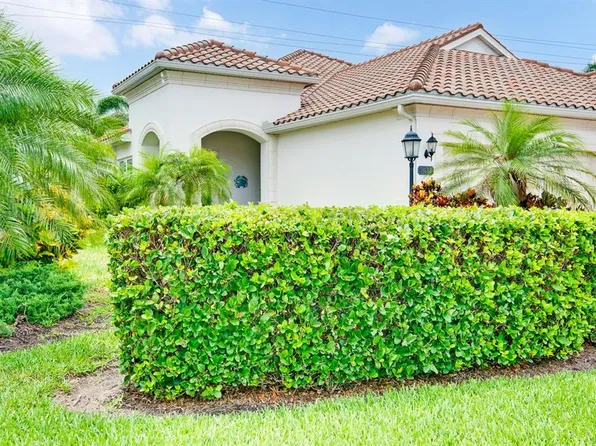 1418 Calle Grand St, Bradenton, FL 34209