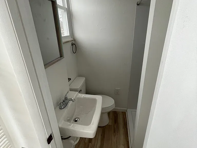 125 Lakewood Ave — Photo 11