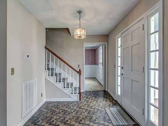 3rd image of 2901 Harbour View Dr