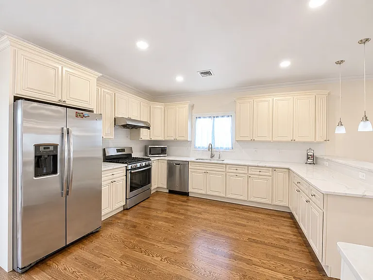 78 Lincoln Ave — Photo 6