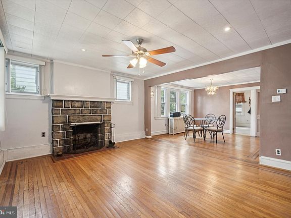 5th image of 904 Myra Ave