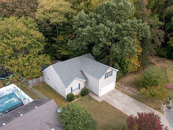 4th image of 1109 Heather Dr