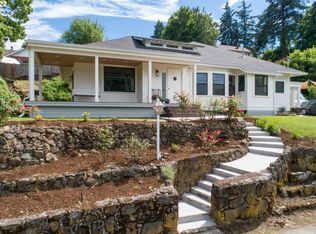 921 State St, Hood River, OR 97031