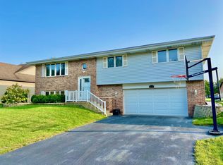 519 James Wittchen Dr, Schererville, IN 46375