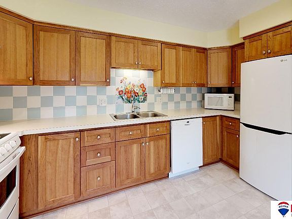 5th image of 502 N Park Dr