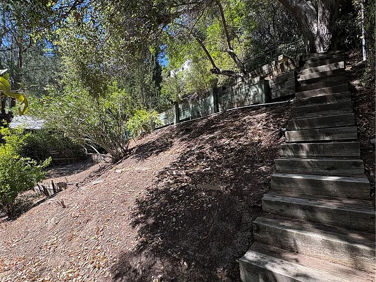 10051 Westwanda Dr — Photo 44