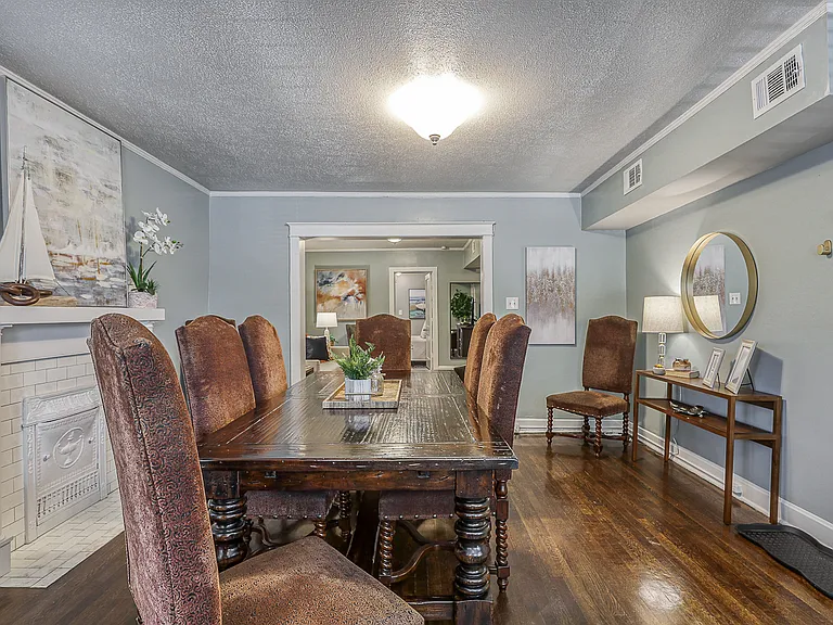 3400 & 3402 Gillham Rd — Photo 2
