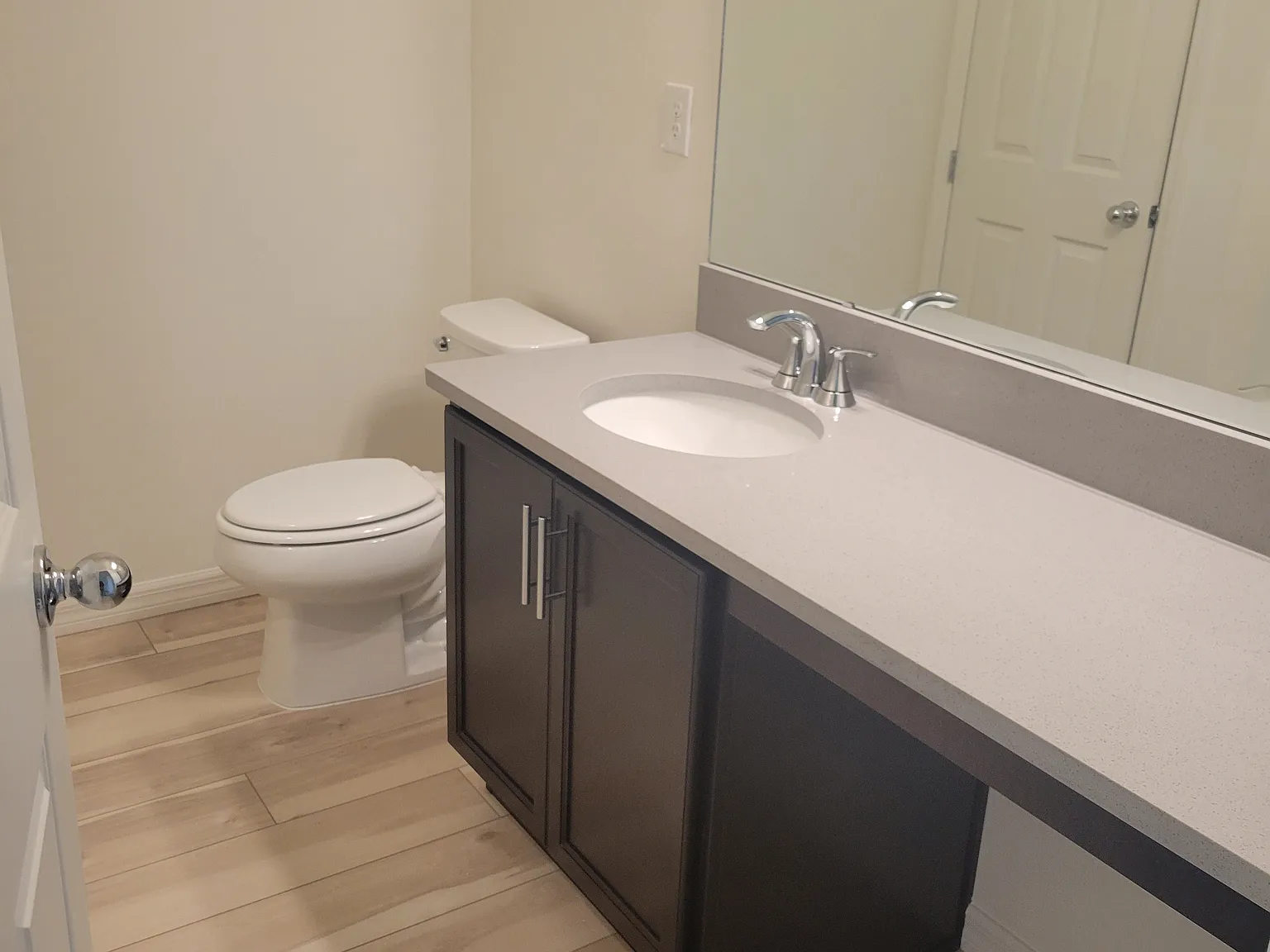 4 bed, 1701 sqft, $2,700 — Photo 4