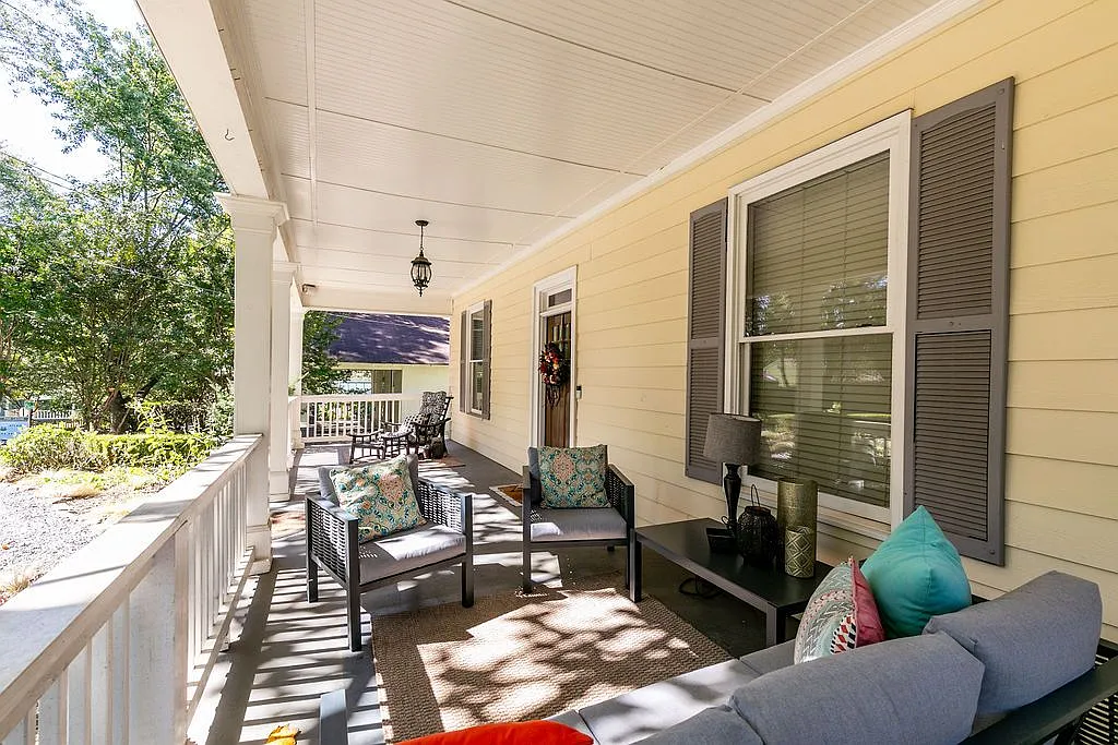 3 bed, 2.0 bath, 1900 sqft, $4,750 — Photo 4