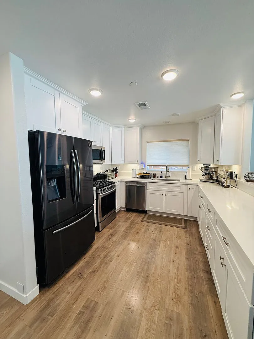 Beautiful 3-Bedroom Home in Gated El Cajon Community — Photo 4